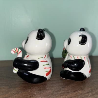 Vintage Lefton Christmas Panda Bears Salt & Pepper Shakers Candy Cane & Wreath - Thumbnail 6