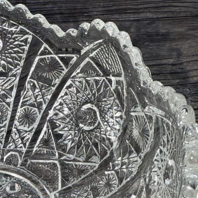 Vintage Imperial Daisy and Button Crystal Large Serving BOWL 7.5” heavy - Thumbnail 4