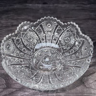 Vintage Imperial Daisy and Button Crystal Large Serving BOWL 7.5” heavy - Thumbnail 2
