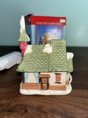 Porcelain Lighted Public House Lighted house collection Vintage Miniature 4.5” - Thumbnail 5