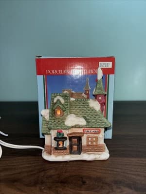 Porcelain Lighted Public House Lighted house collection Vintage Miniature 4.5”