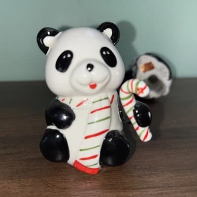 Vintage Lefton Christmas Panda Bears Salt & Pepper Shakers Candy Cane & Wreath - Thumbnail 10