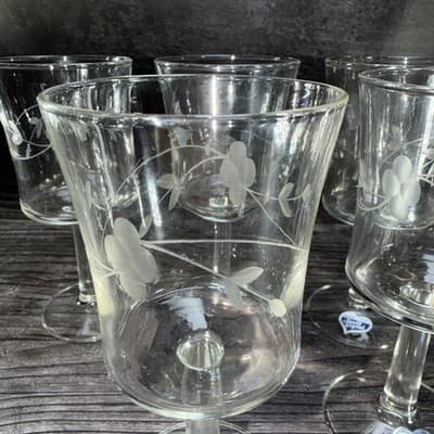 Set of 6 Wine Glasses Cut Flower Leaf Pattern Clear Javit Crystal Stemware 6.25� - Thumbnail 6