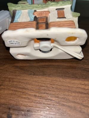 Porcelain Lighted Public House Lighted house collection Vintage Miniature 4.5” - Thumbnail 7