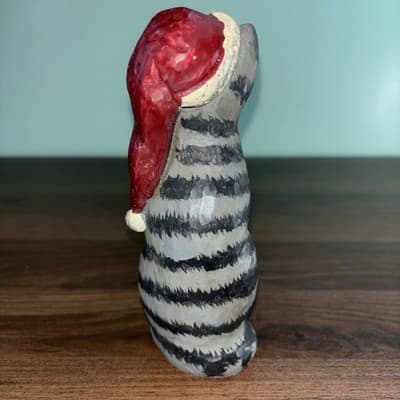 Christmas Gray Tabby Cat With Santa Hat. Folk Carved Resin Kurt Adler. 6.25" - Thumbnail 3
