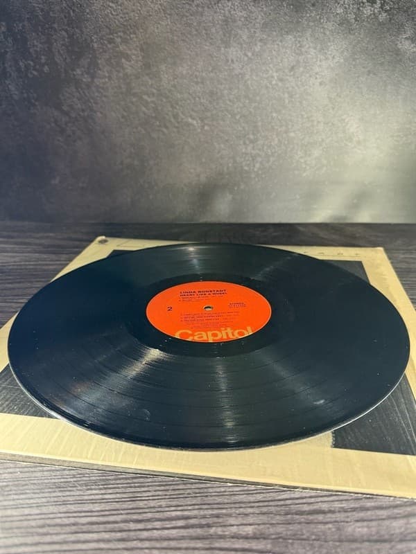 Linda Ronstadt - Heart Like A Wheel Vinyl LP (1974) Columbia House Club Edition - Thumbnail 8