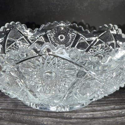 Vintage Imperial Daisy and Button Crystal Large Serving BOWL 7.5” heavy - Thumbnail 9