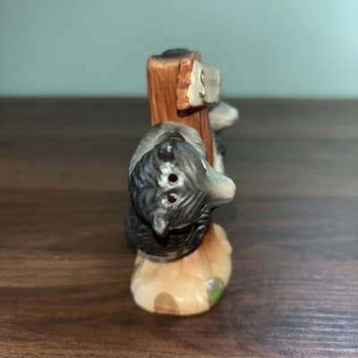 Vtg Black Bears and Tree Stand Salt And Pepper Shakers Michigan State Japan - Thumbnail 4