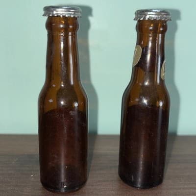 Vintage Schlitz Beer Salt & Pepper Shakers-Brown Glass Bottles With Metal Tops - Thumbnail 3