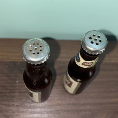 Vintage Schlitz Beer Salt & Pepper Shakers-Brown Glass Bottles With Metal Tops - Thumbnail 5