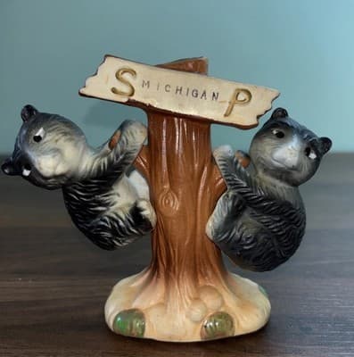 Vtg Black Bears and Tree Stand Salt And Pepper Shakers Michigan State Japan