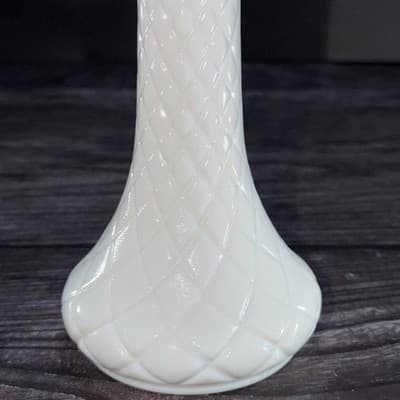 Hoosier Milk White Glass Vase Diamond Quilt Pattern Vintage Rose Bud Retro - Thumbnail 2