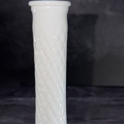 Hoosier Milk White Glass Vase Diamond Quilt Pattern Vintage Rose Bud Retro - Thumbnail 3