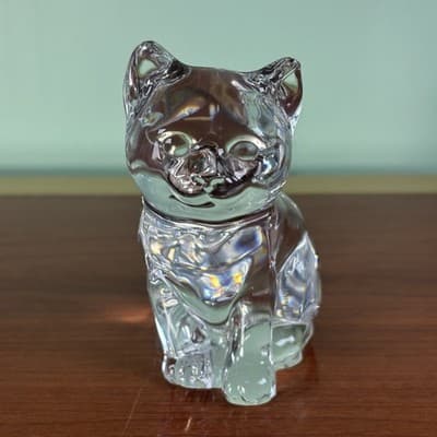 Fenton Art Glass Light Crystal Clear 3 5/8" Sitting Cat Excellent Condition