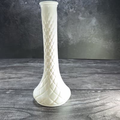 Hoosier Milk White Glass Vase Diamond Quilt Pattern Vintage Rose Bud Retro - Thumbnail 5
