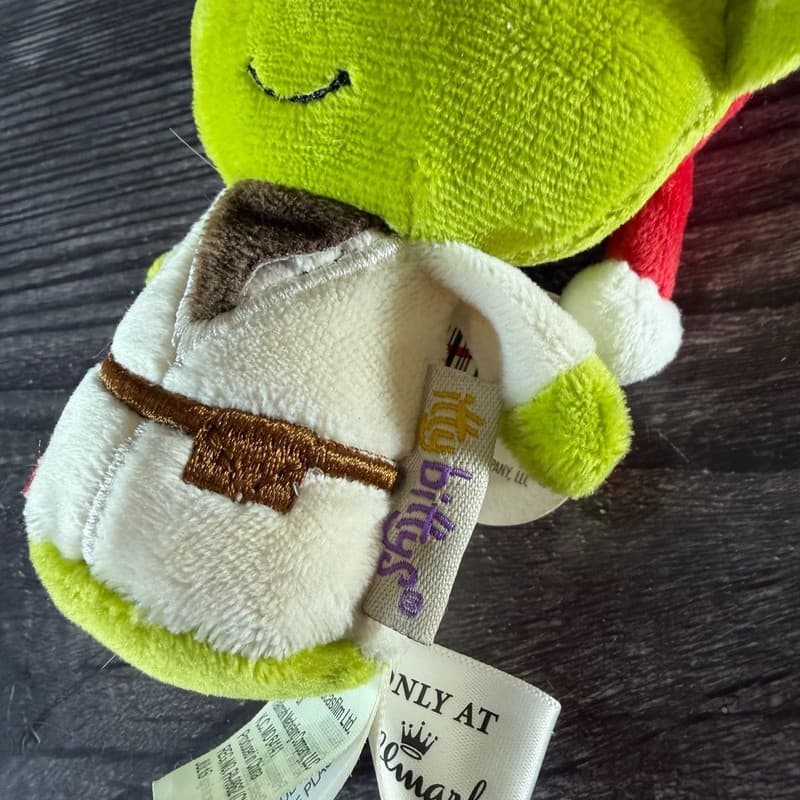 Hallmark Itty Bittys Star Wars Holiday Yoda 2015 Christmas Plush Santa Hat NWT - Thumbnail 6