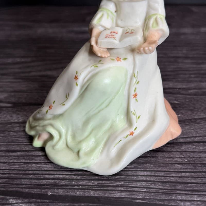 Vintage Homco Victorian Lady Sitting Reading Book 'Once Upon A Time' Bisque Porc - Thumbnail 3