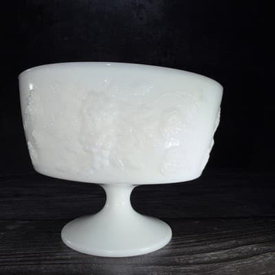 VTG Large White Milk Glass Covered Footed Pedestal Candy Dish Bowl Grapes - Thumbnail 8