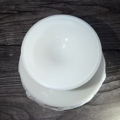 VTG Large White Milk Glass Covered Footed Pedestal Candy Dish Bowl Grapes - Thumbnail 10