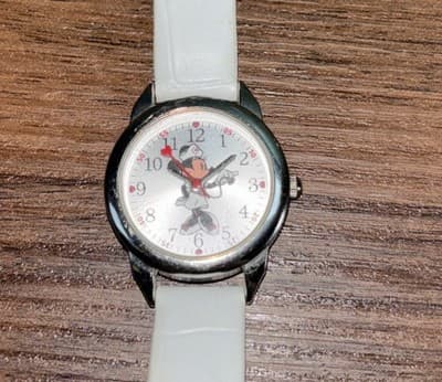 Disney Women's MCK308 Minnie Mouse Nurse White Strap Watch Heart Seconds Hand