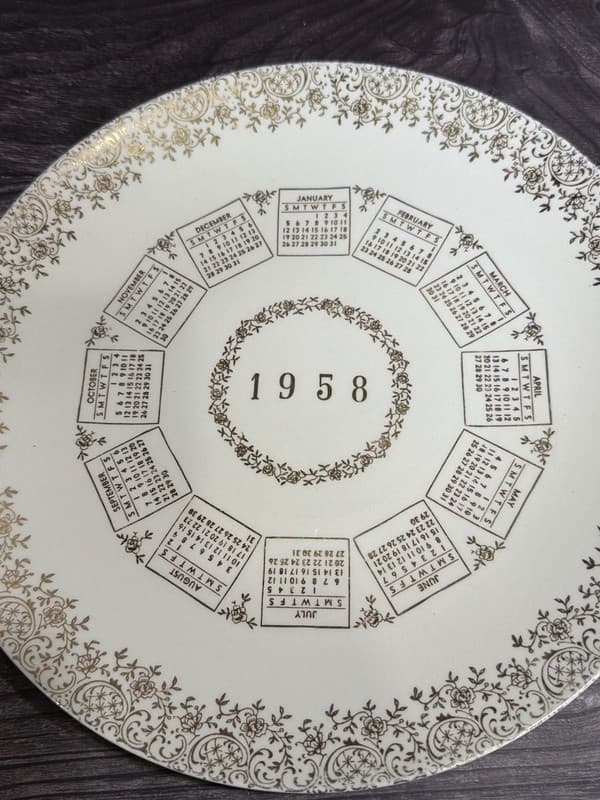 Vintage King's 1958 Calendar Plate Gold Filigree Seasons Greetings - Thumbnail 2