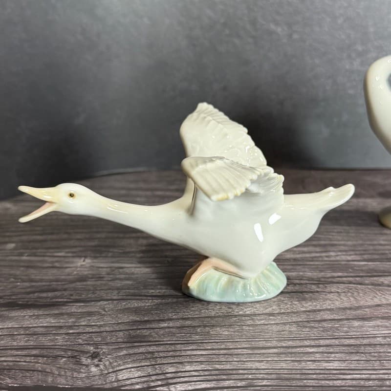 Vintage Lladro Porcelain Geese Figurines Set of 3 - Retired Spain (#4551, #4552, - Thumbnail 9