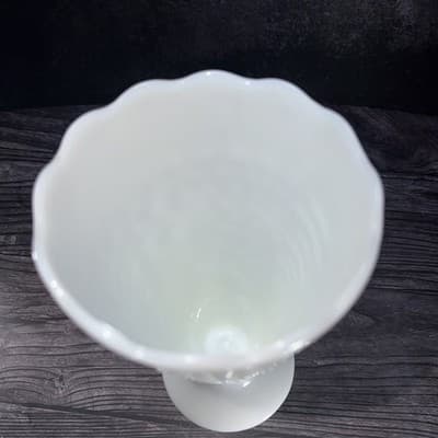 Vintage Anchor Hocking Hobnail Milk Glass Dots Dashes Flower Vase 9.5" Scalloped - Thumbnail 3