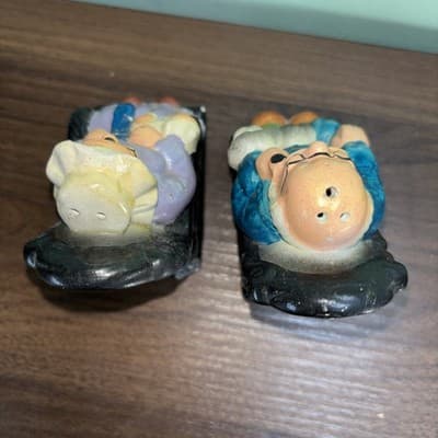 VINTAGE ROCKING GRAMMA & GRAMPA SALT & PEPPER SHAKER SET Cat Dog Knitting Pipe - Thumbnail 10