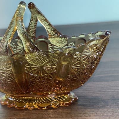 Fenton Amberina Glass Twig Split Handle Basket w/ Button & Daisy Design - Thumbnail 5