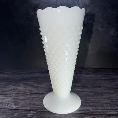 Vintage Anchor Hocking Hobnail Milk Glass Dots Dashes Flower Vase 9.5" Scalloped - Thumbnail 9