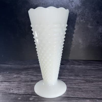Vintage Anchor Hocking Hobnail Milk Glass Dots Dashes Flower Vase 9.5" Scalloped - Thumbnail 6