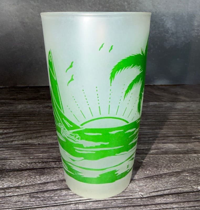 Vintage Federal Glass Frosted Green Palm Tree & Sailboat Highball Tumbler - Thumbnail 2