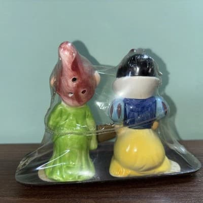 Walt Disney Snow White Dopey Sets on Tray Salt & Pepper Shakers NOS Vintage - Thumbnail 9