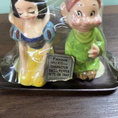 Walt Disney Snow White Dopey Sets on Tray Salt & Pepper Shakers NOS Vintage - Thumbnail 14