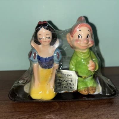 Walt Disney Snow White Dopey Sets on Tray Salt & Pepper Shakers NOS Vintage - Thumbnail 4