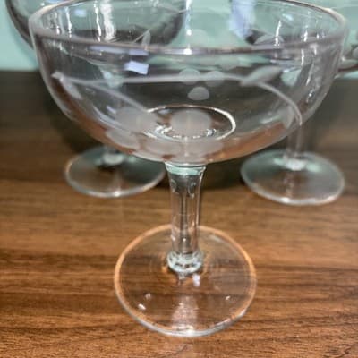 Set 5 Vintage Etched Grapevine Champagne Coupe Cocktail Crystal Glasses, 4.4” - Thumbnail 7