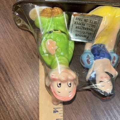 Walt Disney Snow White Dopey Sets on Tray Salt & Pepper Shakers NOS Vintage - Thumbnail 17