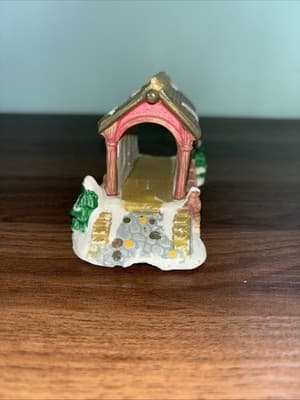 Cobblestone Corner 2004 Enclosed Covered Bridge Christmas House 5.5” Porcelain - Thumbnail 2