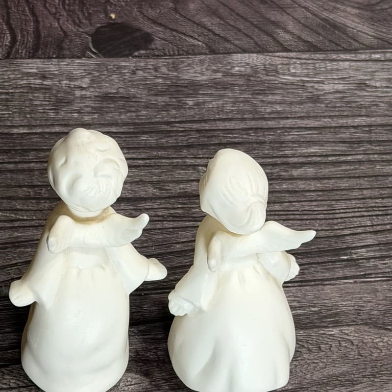 Vintage Lefton White Bisque Kissing Angel Figurines - Set of 2 - Thumbnail 2