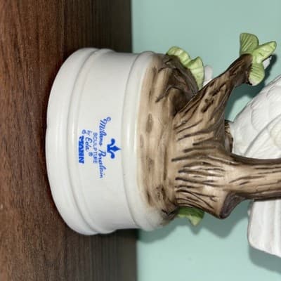 Eda Mann Milano Porcelain Sculpture Bird Music Box "The Way We Were" White Dove - Thumbnail 5