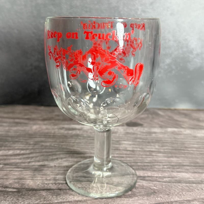 Vintage 1970s Robert Crumb 'Keep On Truckin'' Red Graphic Beer Glass Goblet - Thumbnail 4