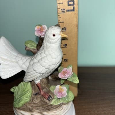 Eda Mann Milano Porcelain Sculpture Bird Music Box "The Way We Were" White Dove - Thumbnail 10