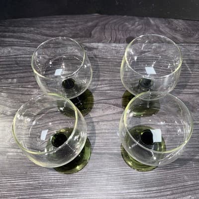 VTG German Roemer Wine Drinking Glasses Green Spiral Beehive Ribbed Stem - Thumbnail 2
