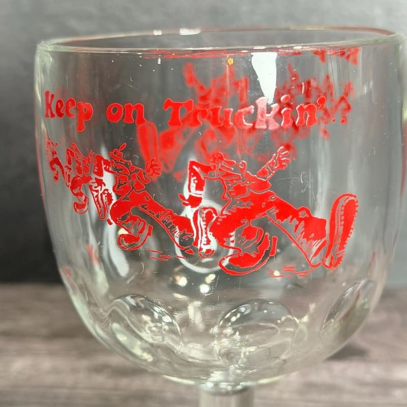 Vintage 1970s Robert Crumb 'Keep On Truckin'' Red Graphic Beer Glass Goblet - Thumbnail 3