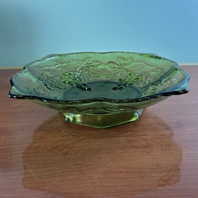 VTG Trinket Dish Green Indiana Glass Square Bowl w/ Raised Harvest Grape