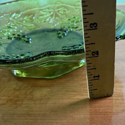 VTG Trinket Dish Green Indiana Glass Square Bowl w/ Raised Harvest Grape - Thumbnail 10