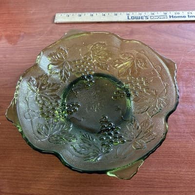 VTG Trinket Dish Green Indiana Glass Square Bowl w/ Raised Harvest Grape - Thumbnail 3