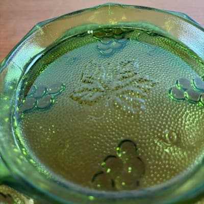 VTG Trinket Dish Green Indiana Glass Square Bowl w/ Raised Harvest Grape - Thumbnail 8