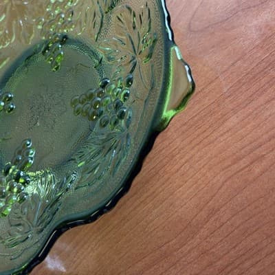 VTG Trinket Dish Green Indiana Glass Square Bowl w/ Raised Harvest Grape - Thumbnail 5