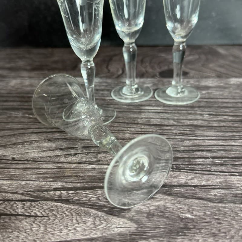 Vintage Etched Floral Footed Cordial Glasses - Set of 4 - Thumbnail 4